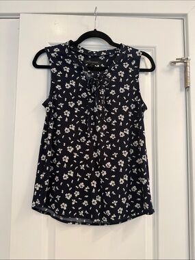 Banana Republic Navy & White Floral Tie-Neck Sleeveless Top